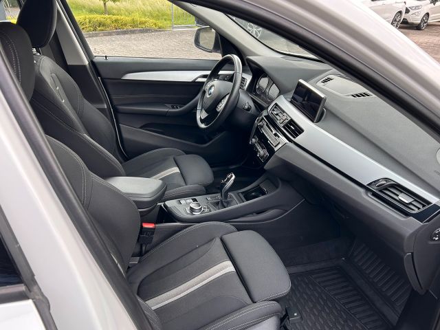 BMW X1 xDrive 20 i BMW X1 xDrive 20 i