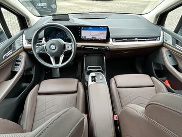 BMW 218i Active Tourer Luxury Line Automatik