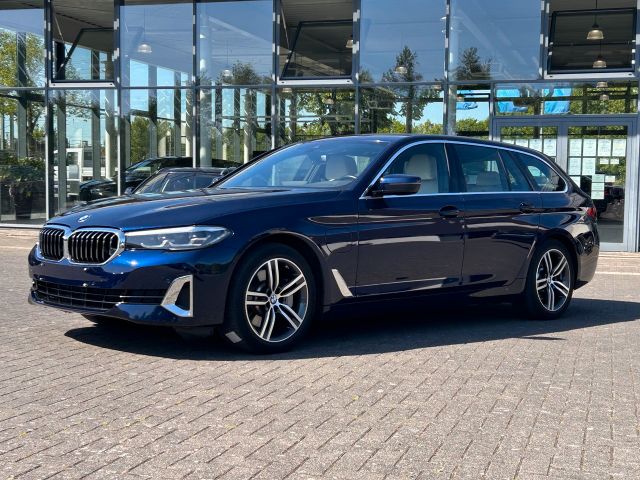 BMW 530e xDrive Touring Luxury Line BMW 530e xDrive Touring Luxury Line