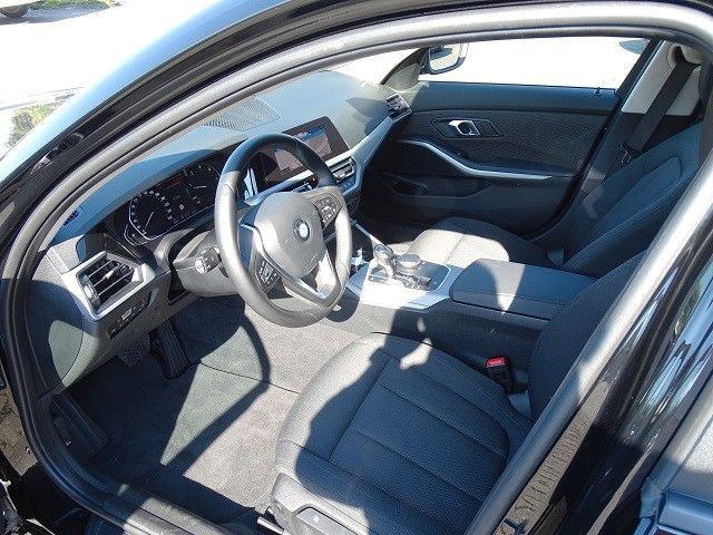 BMW 320d xDrive Touring Advantage