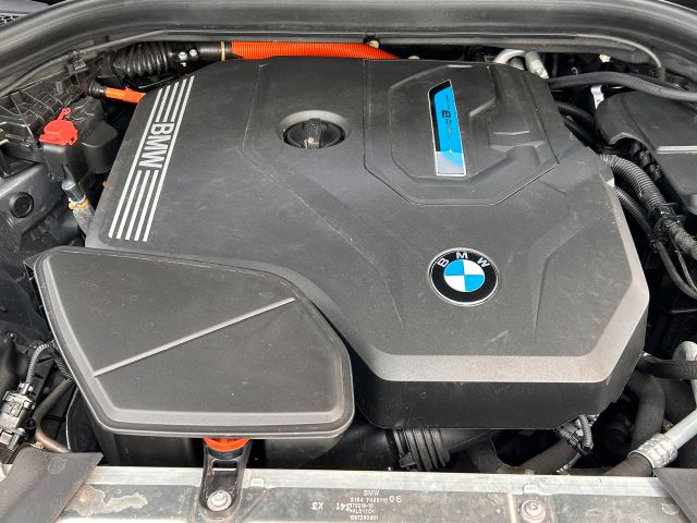BMW X3 xDrive 30 e BMW X3 xDrive 30 e