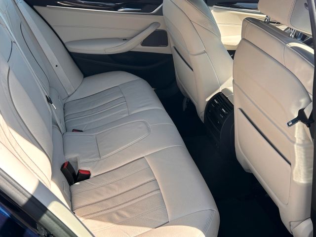 BMW 530e xDrive Touring Luxury Line BMW 530e xDrive Touring Luxury Line