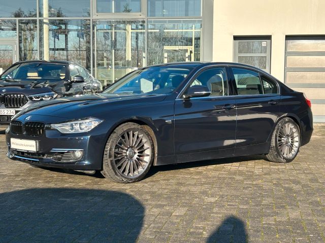 BMW 320i Luxury Line Limousine