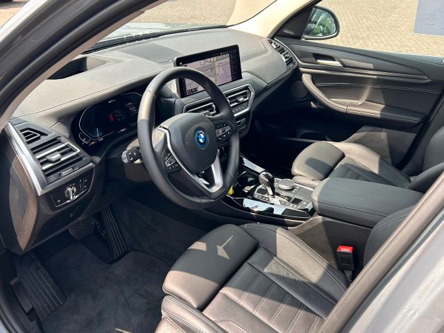 BMW X3 xDrive 30 e BMW X3 xDrive 30 e