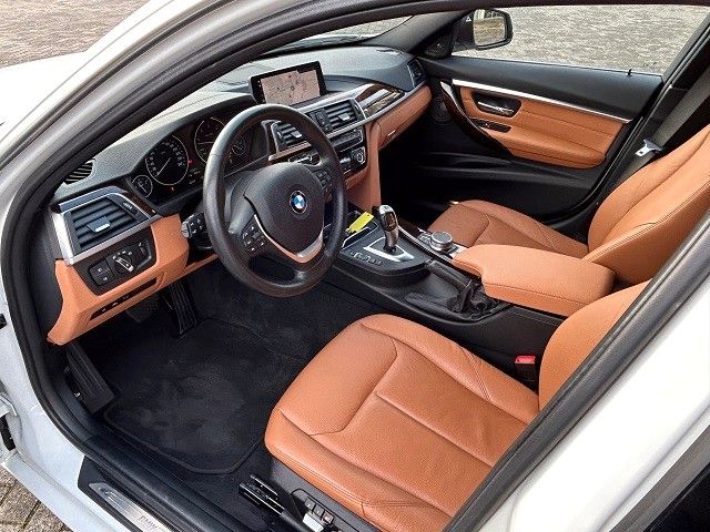BMW 330d xDrive Touring Luxury Line