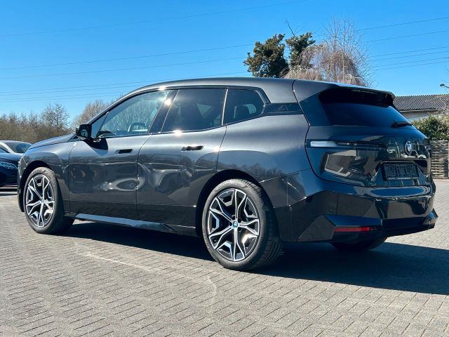 BMW iX 40 xDrive