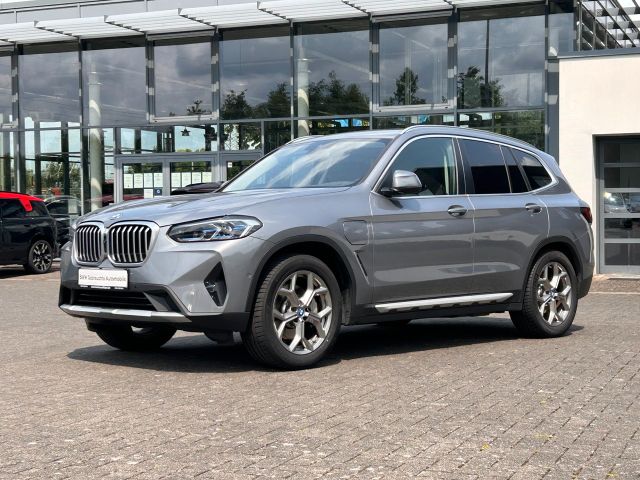 BMW X3 xDrive 30 e BMW X3 xDrive 30 e