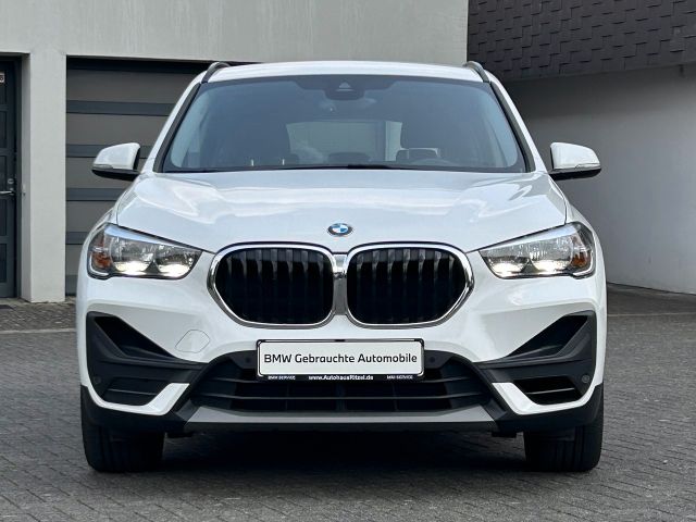 BMW X1 xDrive 20 i BMW X1 xDrive 20 i
