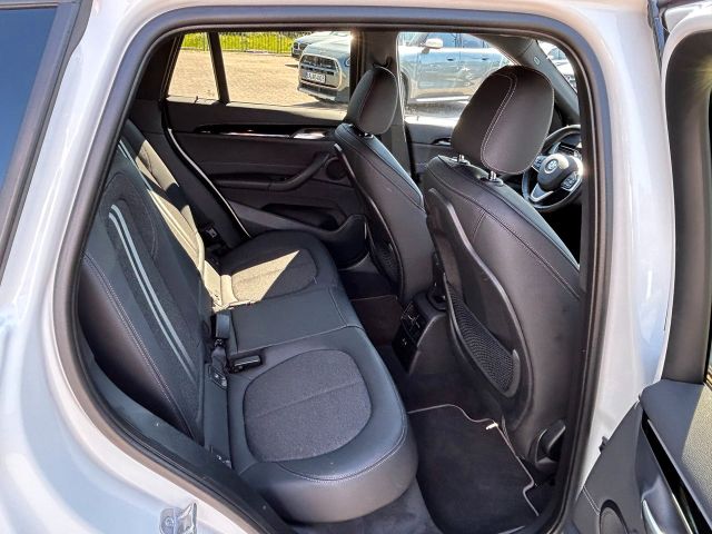 BMW X1 sDrive 18 i Sport Line BMW X1 sDrive 18 i Sport Line