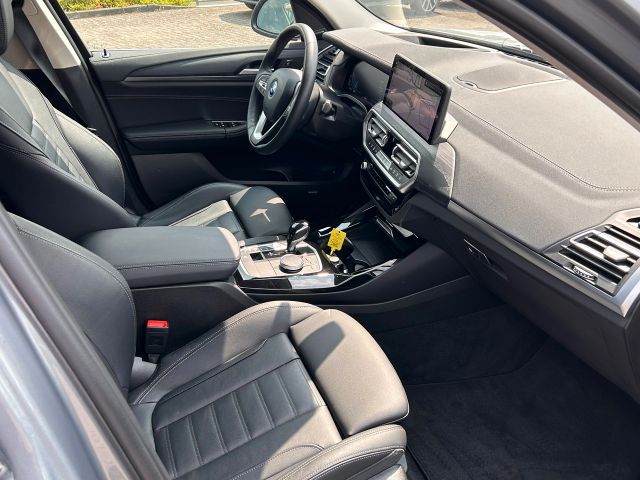 BMW X3 xDrive 30 e BMW X3 xDrive 30 e