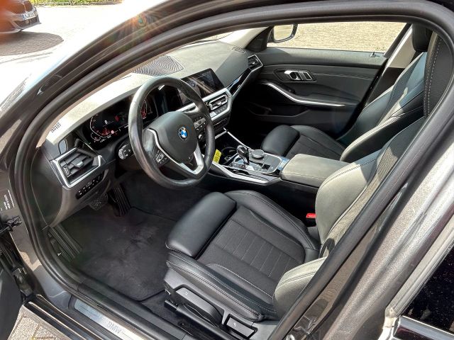 BMW 330i Automatik Sport Line