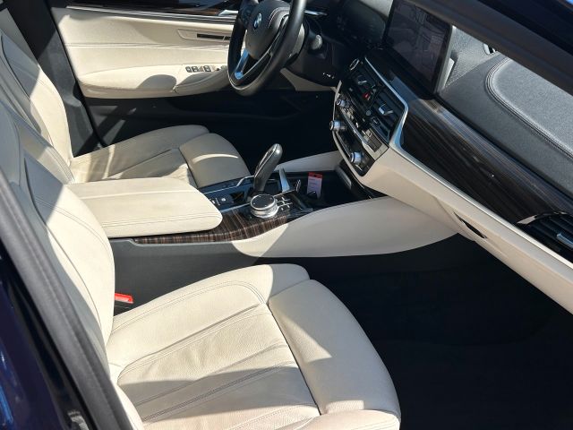 BMW 530e xDrive Touring Luxury Line BMW 530e xDrive Touring Luxury Line